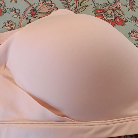 Warner's Women's No Side Effects Wire-Free Back Smoothing Contour Bra - Picture 4 of 10